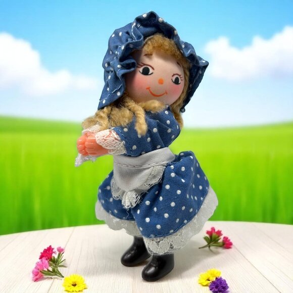 Vintage 1980s Clip on Pencil Hugger Holly Hobbie Style Doll Blue Dress Bonnet - Picture 1 of 11
